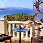 Apartment In With Seaview, Terrace, Air Condition, Wifi