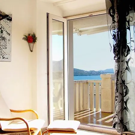 In With Seaview, Terrace, Air Condition, Wifi Apartment Trogir