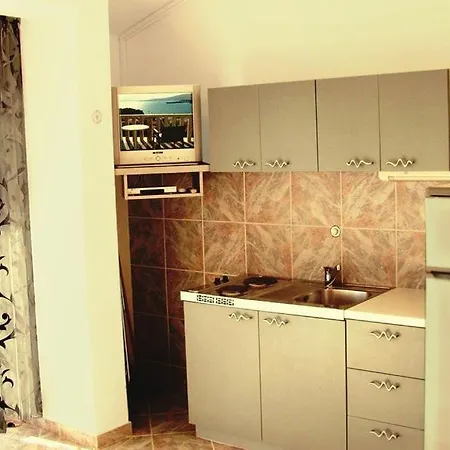 In With Seaview, Terrace, Air Condition, Wifi *